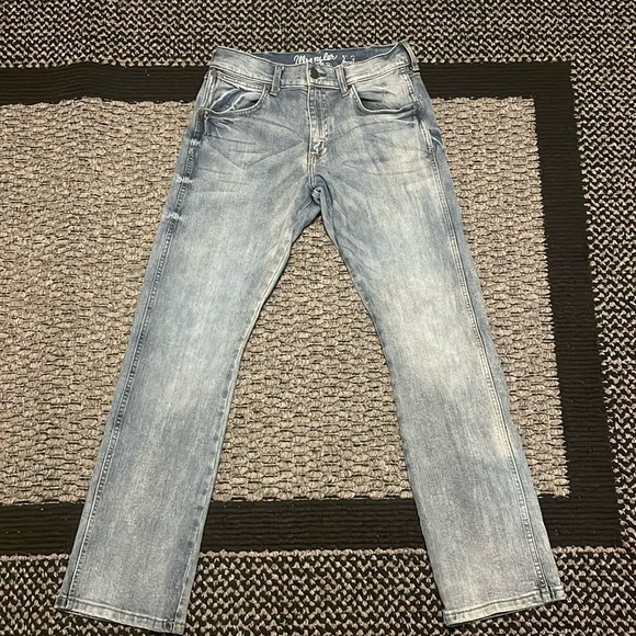 Wrangler Jeans Men's Light Wash Retro Slim Boot Cut Stretch Western Cowboy Rodeo - Picture 1 of 5